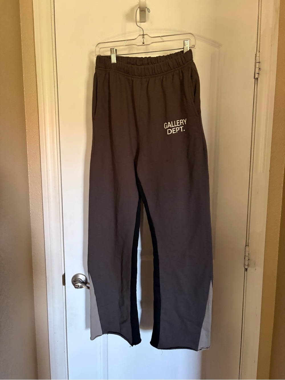 Gallery Dept flared sweatpants L cotton streetwear‎ casual raw hem black